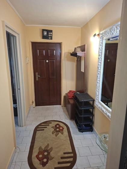 Apartament cu 2 camere semidecomandat în Viziru 1