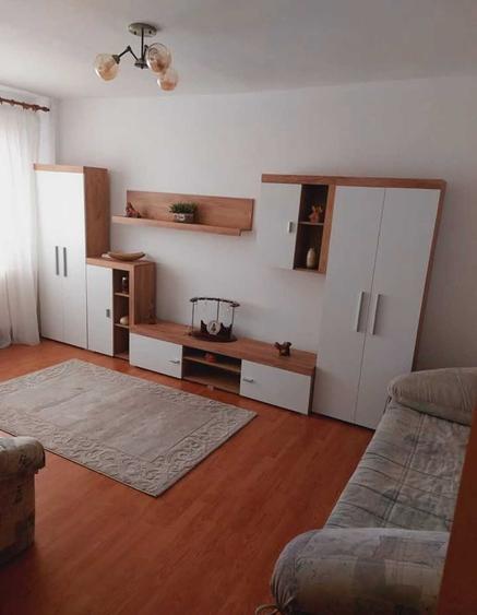 Inchiriez apartament 2 camere decomandat, etaj 4, aer condtionat, centrala, frigider, masina de spalat. Srt victoriei 221 targu jiu, - 5