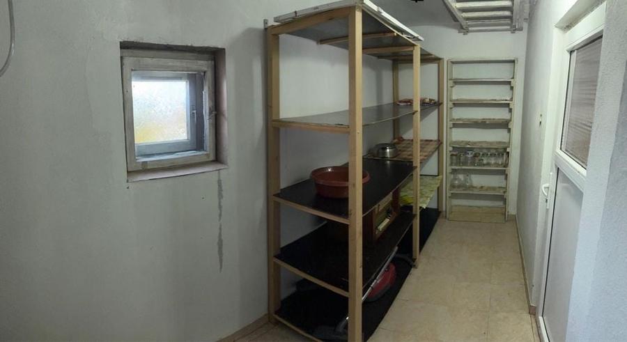 Casă cu 3 camere în Cărpiniș