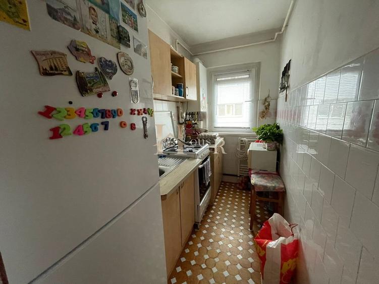 Bloc izolat. Etaj intermediar. Centrala proprie. - 8