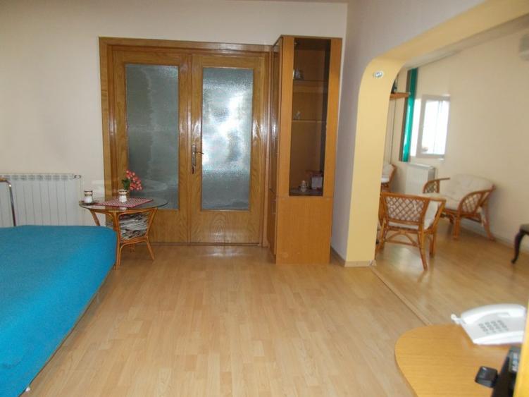 IDEAL AFACERE ,de locuit ,comercial,3 incaperi separate, 3grupuri sanitare gaze. - 3