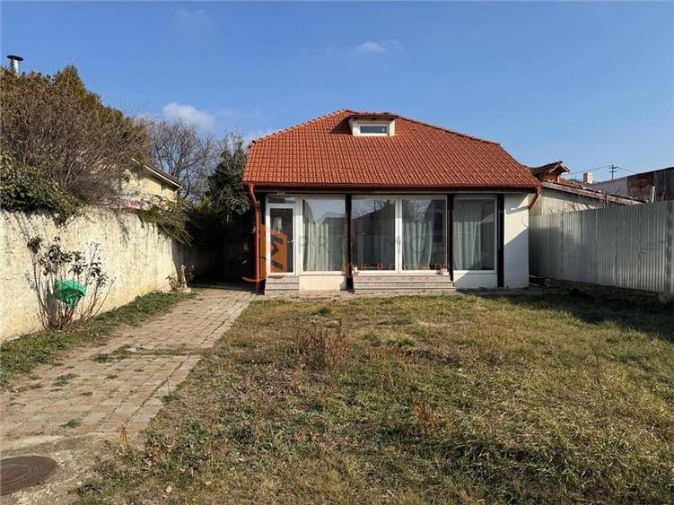 Casa sau Spatiu comercial  in zona magazinelor satesti - 1