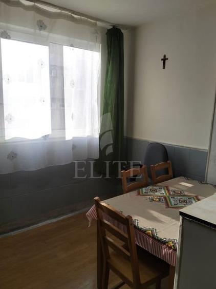 Garsoniera în zona LA TERENURI - 3