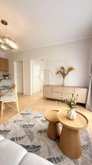 Apartament cu 3 camere semidecomandat în Florești