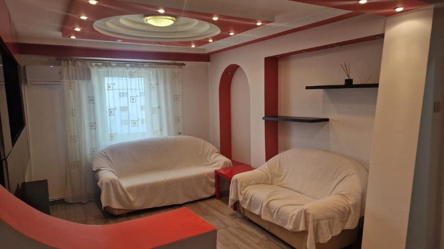 Apartament cu 3 camere decomandat în Calea București