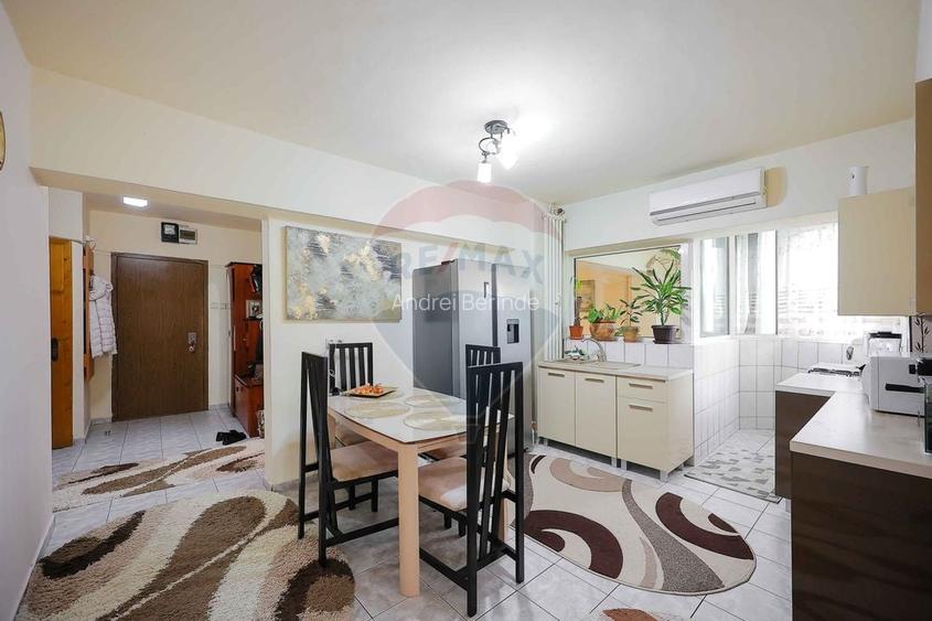 Apartament cu 3 camere de vanzare, Bd. Dacia