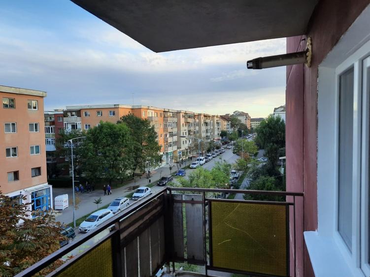 Inchiriez apartament 2 camere decomandat - 2