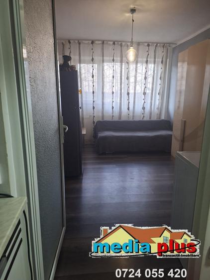 De vanzare garsonieră, parter-Aviatiei - 1