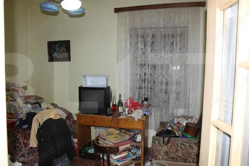 Casa tradi?ionala cu curte generoasa, in centrul localita?ii Valcele - 11