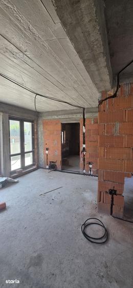 Casă cu 4 camere cu Teren 225 Mp în Berceni