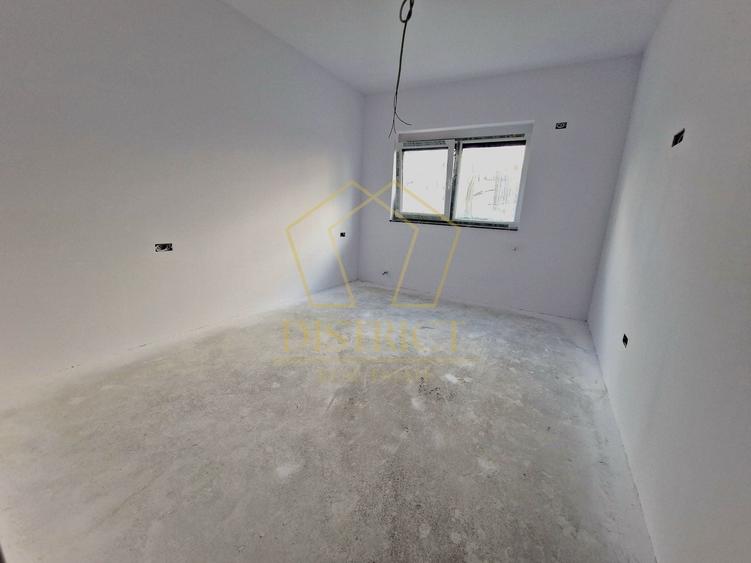 Duplex cu 4 camere cu Canalizare în Bucovăț (Remetea Mare)