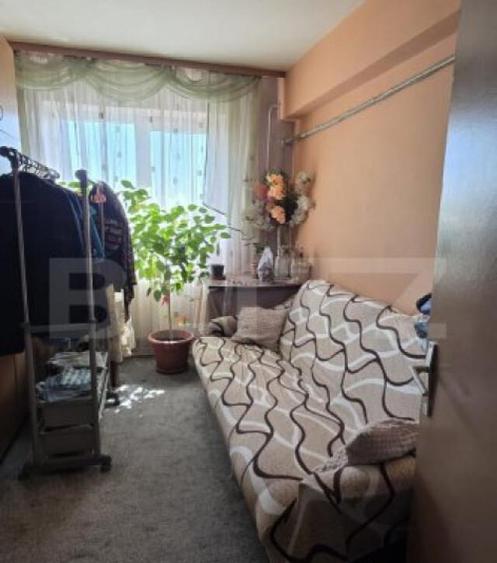 Apartament de vanzare, cu 4 camere, 4 balcoane, 75 mp, zona - 15