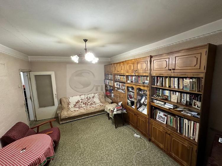 Apartament 3 camere, 2 bai, Bd. Independentei 204.000 euro - 2