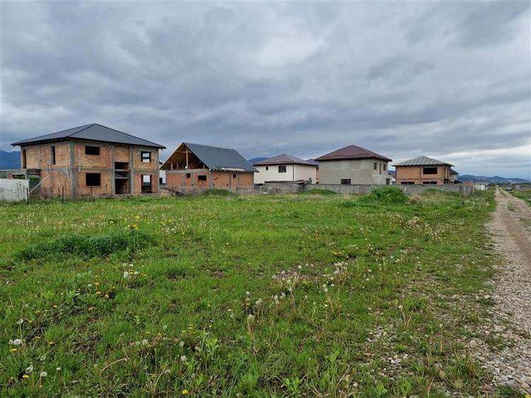 700 mp intravilan, recomandat investitie/ constructie, Sacele -  Izvor, Brasov. - 2