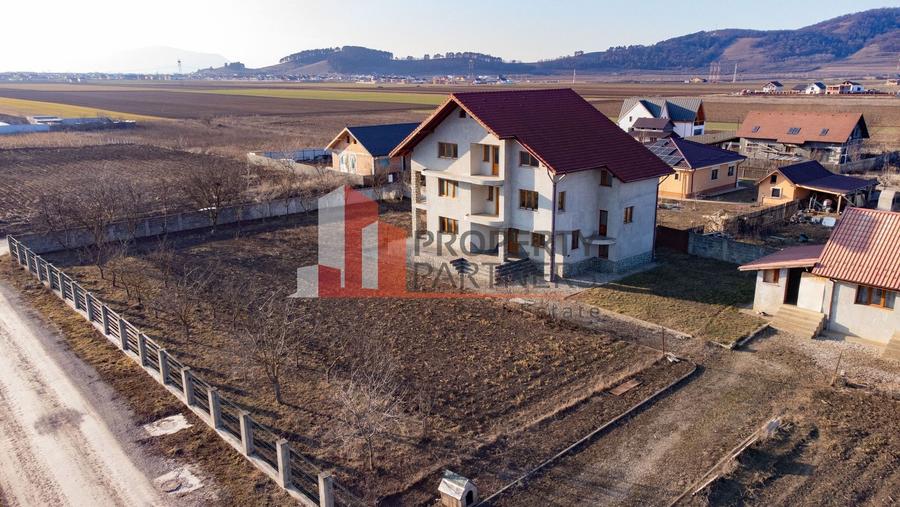 Casa cu teren 1500 mp in Harman - 13