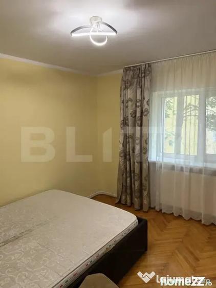 Apartament cu 4 camere decomandat în Zorilor