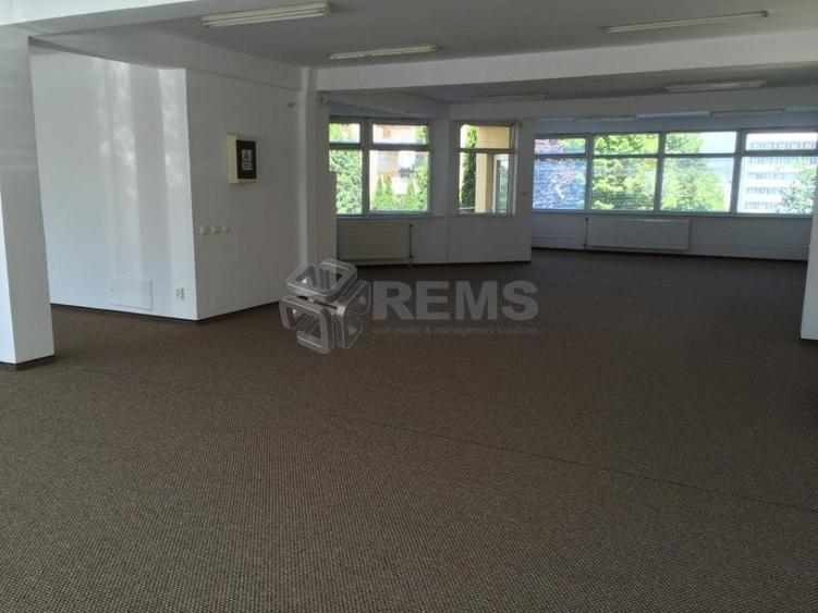 Birou renovat / Etaj  1 in vila zona Sigma - 2