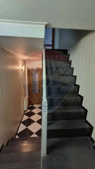 Casa cu piscina de vanzare in zona Piata Centrala Galati - 15