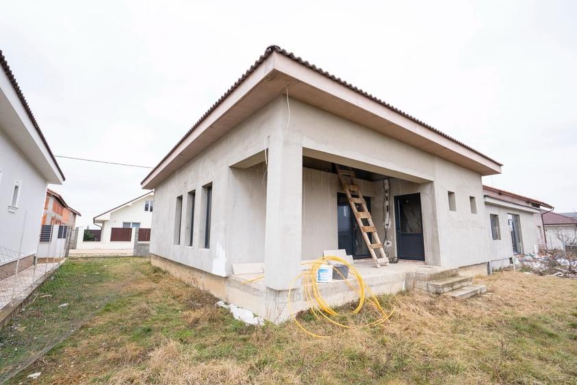 CASA NOUA SEMIFINISATA IN CIHEI CU 3 CAMERE - 11