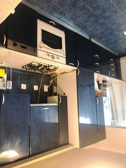 Inchiriez apartament 4 camere, etaj 1, strada UNIRII, Nr.70, Bloc D - 8