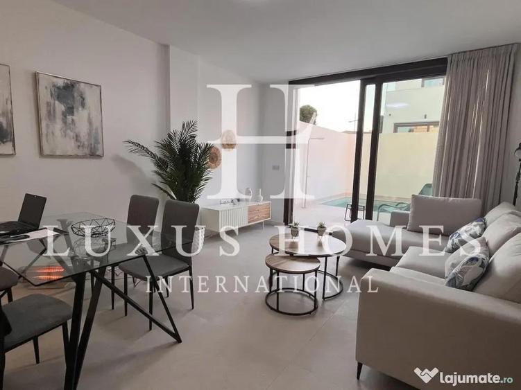 O casa mare, cu terasa, piscina ?i terasa pe acoperi?, situata aproape de mare - 13