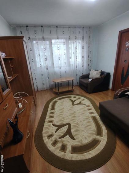 Inchiriez apartament cu 2 camere in Roman - 2