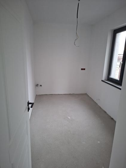 Inchiriez Spatiu Comercial bvd.Nicolae Romanescu - 3