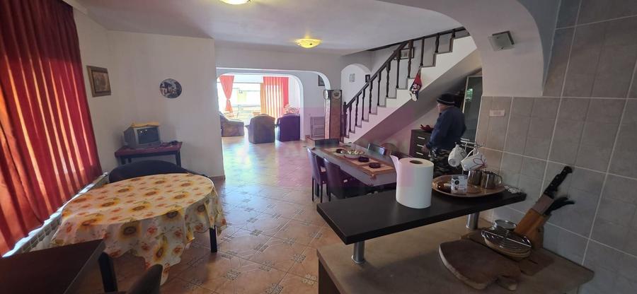 Vila duplex de vanzare cu 4 camere in Azuga - 10