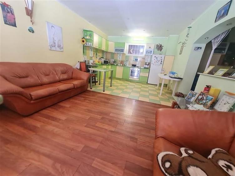 Incadrata de 4.200mp teren, Vila cu potential turistic, in inima Predealului - 32