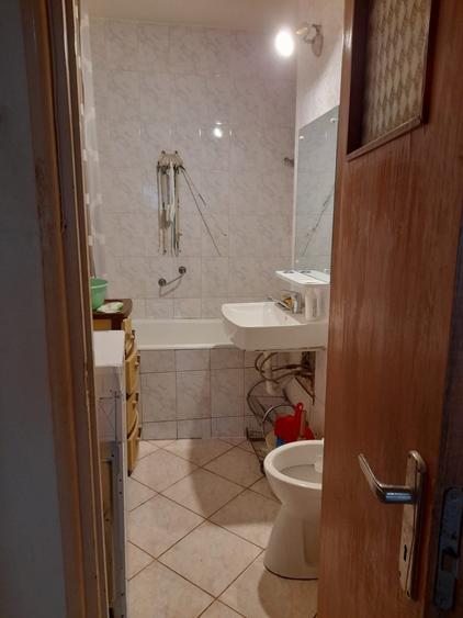 Dna Ghica, bloc reabilitat, 8/10, decomandat, liber, spatios,  doua balcoane - 5