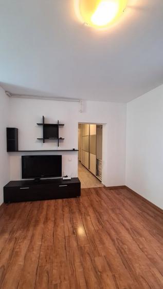 13 Septembrie_Parc Sebastian-Garsoniera bloc 2015 - 3