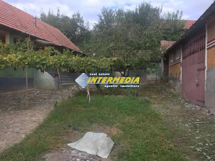Casa in Cricau cu 3 camere de vanzare teren de 1300 mp - 6