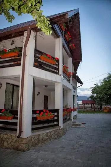 De vanzare casa pensiune - 2