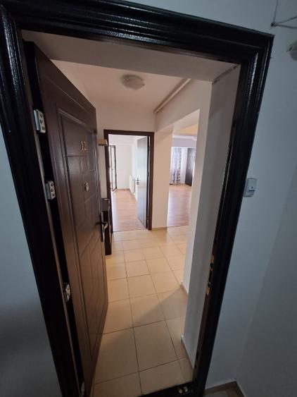 Vand apartament doua camere + garaj subteran(15000E) - 9