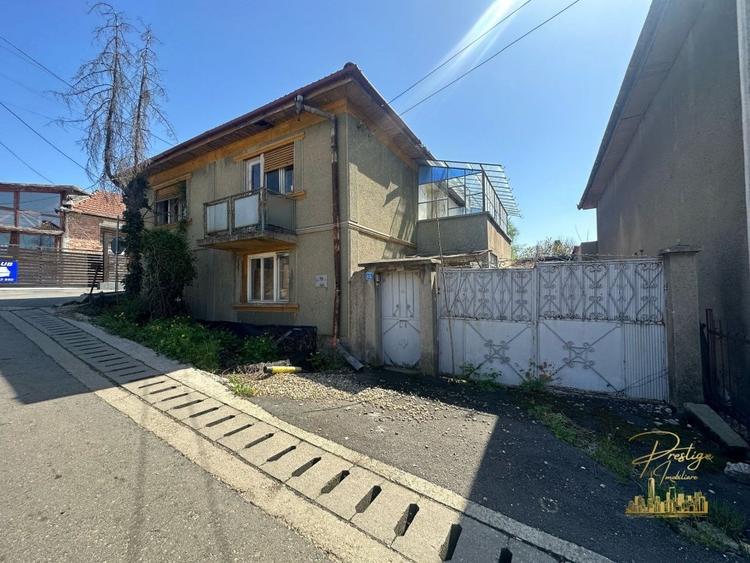 Casa renovabila cu teren generos de 700 mp in zona Garii - Oradea - 5