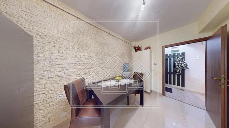 Ap.cu 3 camere, 2 bai si balcon, etaj intermediar, mobilat si utilat - 6