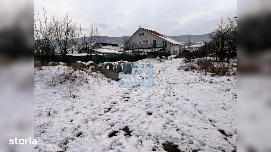 Teren de 2000 mp, în Central