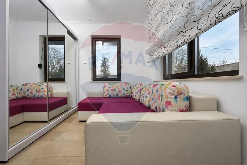 Casă / Vilă cu 6 camere de închiriat - 1