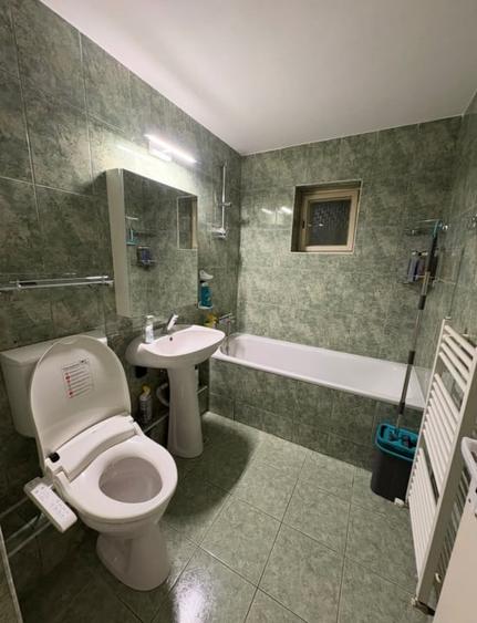 Apartament cu 4 camere decomandat, mobilat în Plopilor