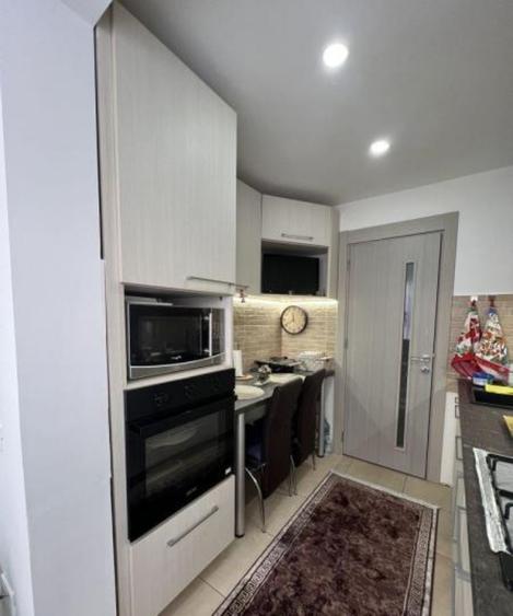 Metrou 1 Decembrie 1918, apart 2 cam, decom, et. 1/8 - 7