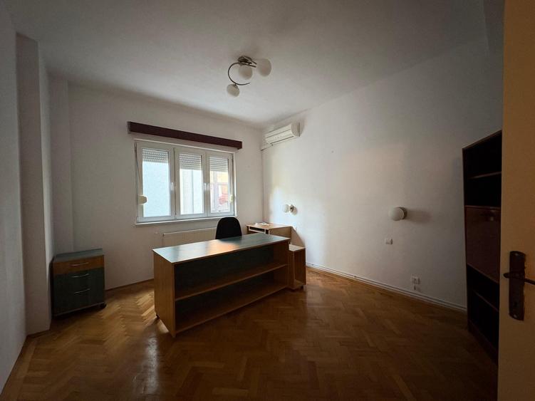 Unirii Sfanta Vineri Tribunal 3 camere dec. Singur pe nivel, centrală de ap. - 7