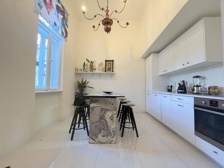 Apartament de închiriat în clădire monument istoric – Piața Maria, - 15