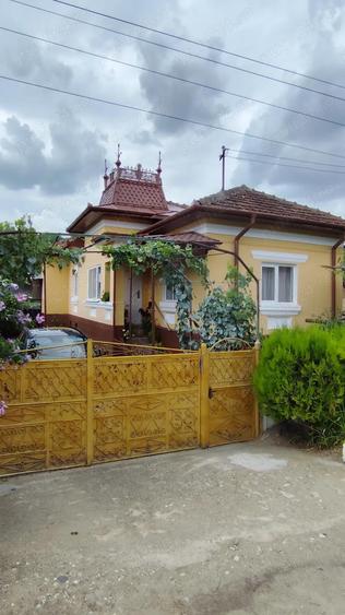 Casa de vanzare 5 camere plus 3,5 ha pamant .com. Scundu Sat Blejani - 9