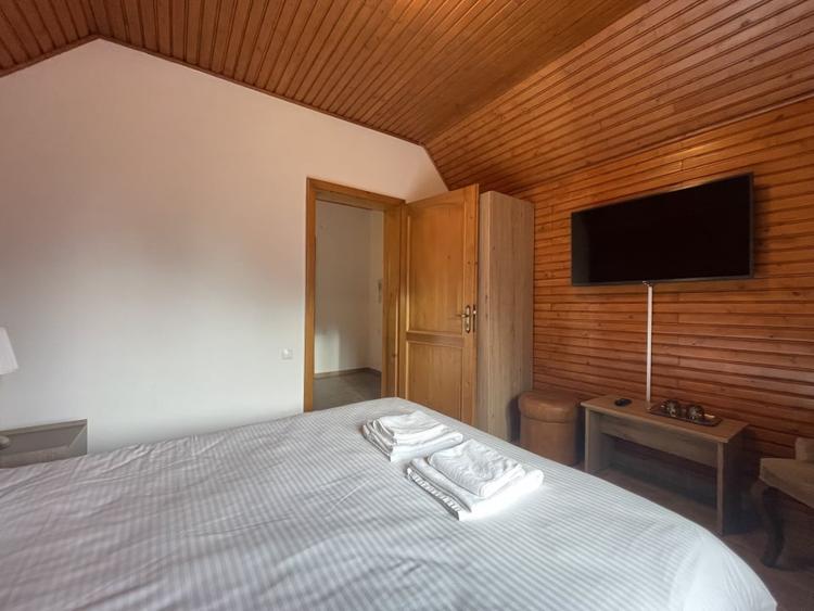 Casa spectaculoasa in Sinaia, cu facilitati de resort si panorama unica - 13