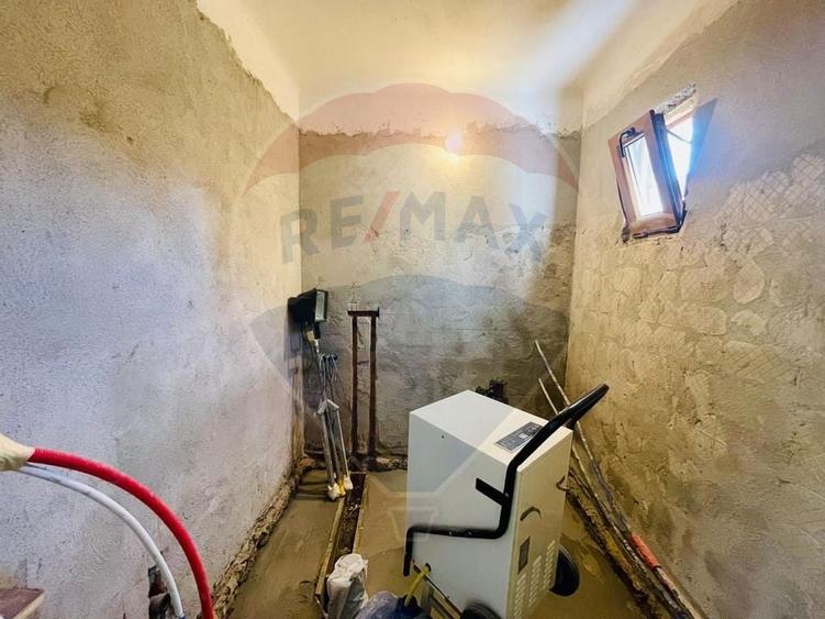 Casă / Vilă cu 6 camere de închiriat în zona Calea Dumbravii - 8