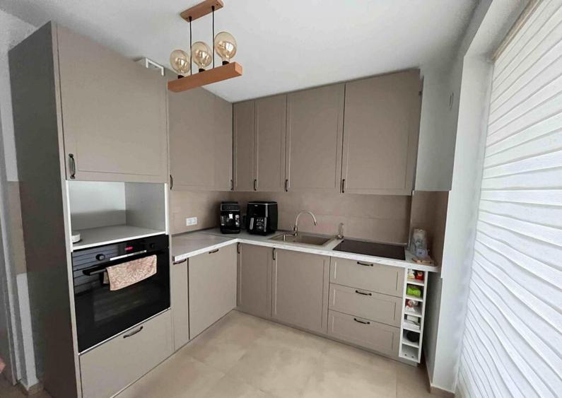 Apartament 3 camere, zona Coresi, parcare inclusa - 5