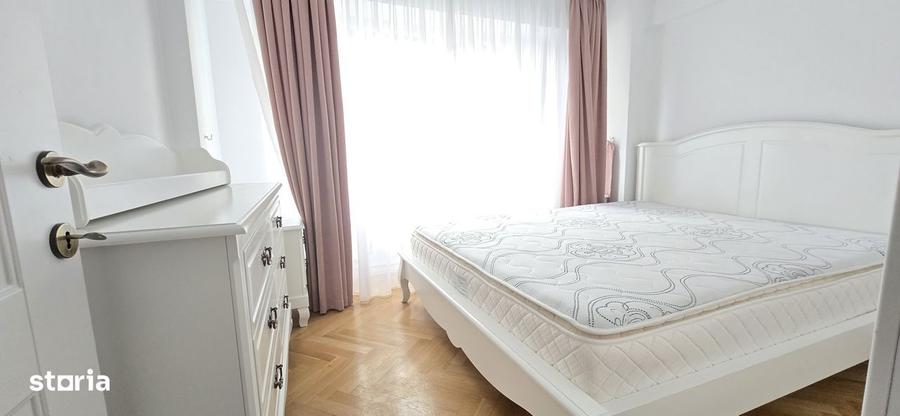 Ultracentral, etaj 1 , vanzare apartament 4 camere - 4