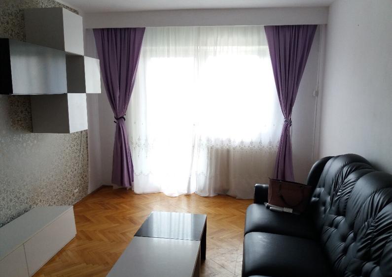 INCHIRIEZ apartament 3 camere ,renovat,zona Centrala