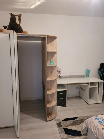 Casă de vânzare renovată complet interiorul exterior - 9