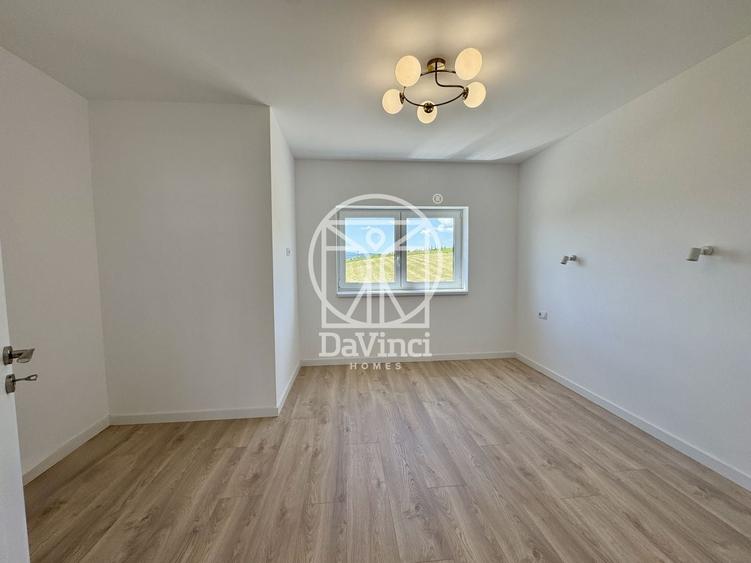 Apartament cu 4 camere semidecomandat, mobilat în Exterior Vest